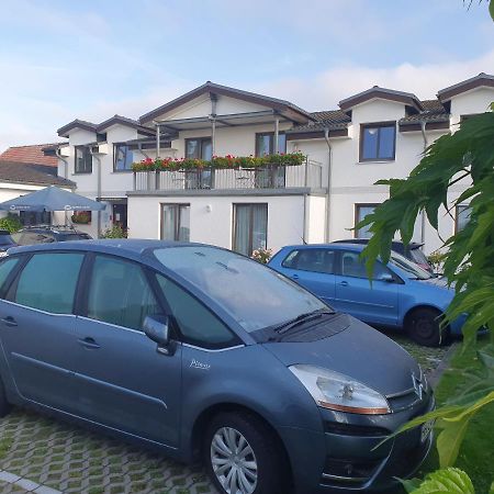Hotel-Pension Pastow Garni Broderstorf Exterior photo